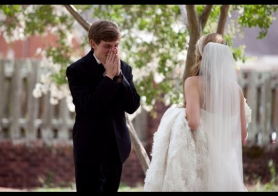 Реакцията на младоженците, когато видят булката (снимки)