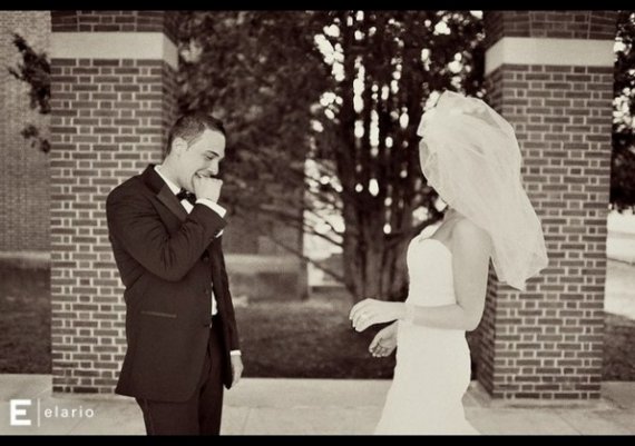 Реакцията на младоженците, когато видят булката (снимки)